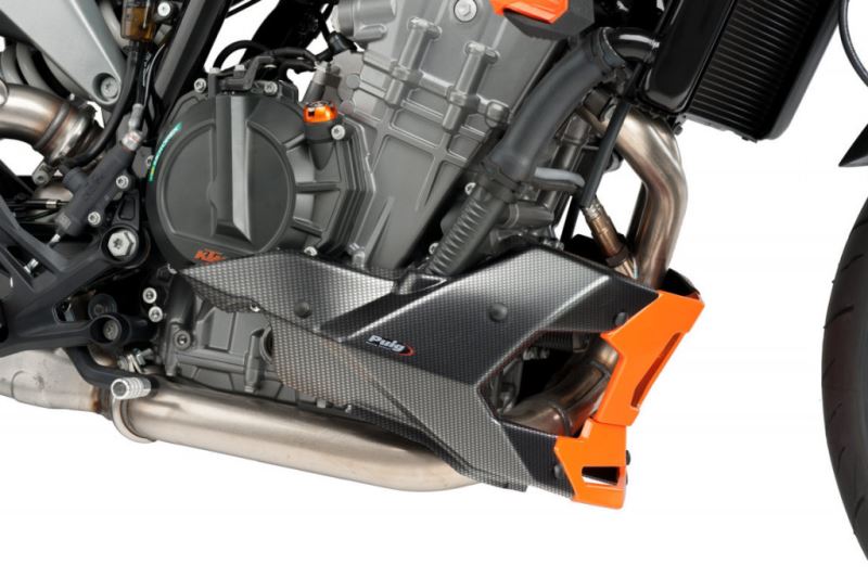 Spoiler motoru PUIG 9669C karbonový vzhled včetně samolepek